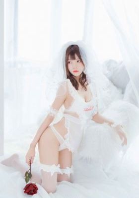 偷拍女厕全景偷窥_720手机在线看