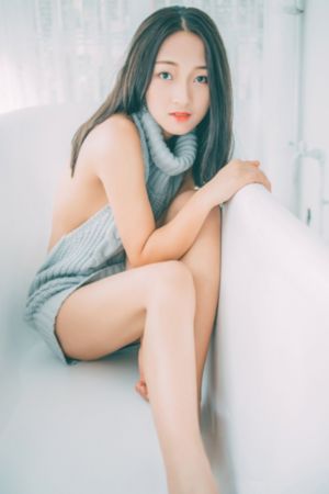 美女总监缠着我_高清电影