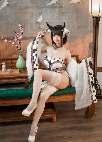 欧美比基尼纯色分体_1080电影在线看