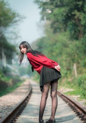 欧美130斤女孩穿搭_超清手机在线观看